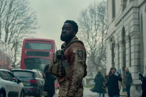 Invaze - První den - Z filmu - Shamier Anderson