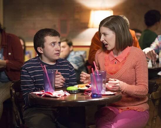 Průměrňákovi - The Royal Flush - Z filmu - Atticus Shaffer, Eden Sher
