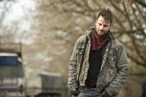 Falling Skies - Death March (S02E08) (2012) | Galerie - Z natáčení | ČSFD.cz