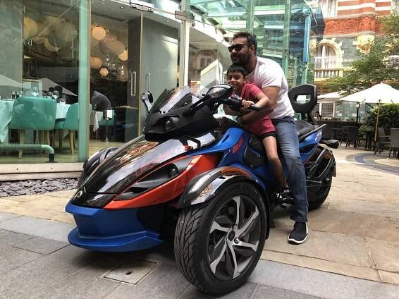 Ajay Devgan bollywood actor age biogrpahy wiki height wife with son Yug Devgan