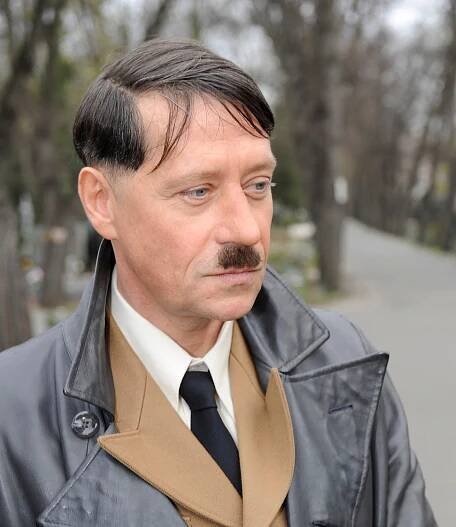 Pavel Kříž v roli nenáviděného Hitlera: Mezi záběry raději nevychází z karavanu