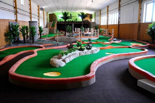 Adventure Minigolf Kunratice - odpalte nudu