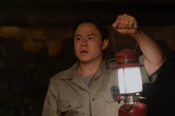 Cesta ven - Tether - Z filmu - Ricky He
