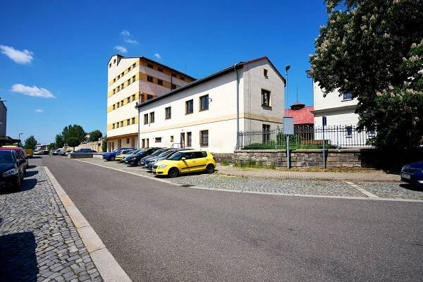 Prodej komerčního areálu sklady, obchod, kanceláře, 2 438 m2, Turnov | Reality.iDNES.cz 