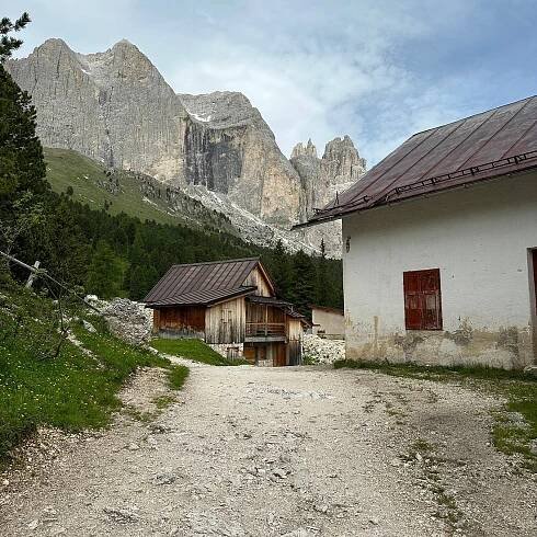 RIFUGIO GARDECCIA - Hostel Reviews (Pozza di Fassa, Italy - Province of Trento)