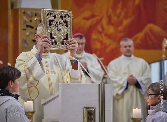 FOTOGALERIE: Pouť jáhnů v Ostravské katedrále - Církev.cz | Zprávy