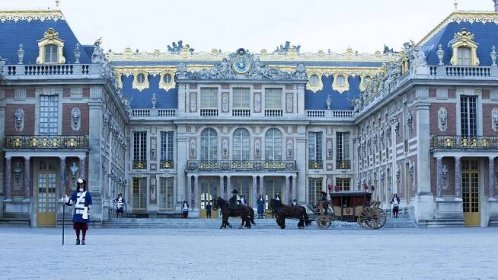 Seriál plný vášně a intrik Versailles zpestří televizním divákům sobotní a nedělní večery | Červenýkoberec.cz