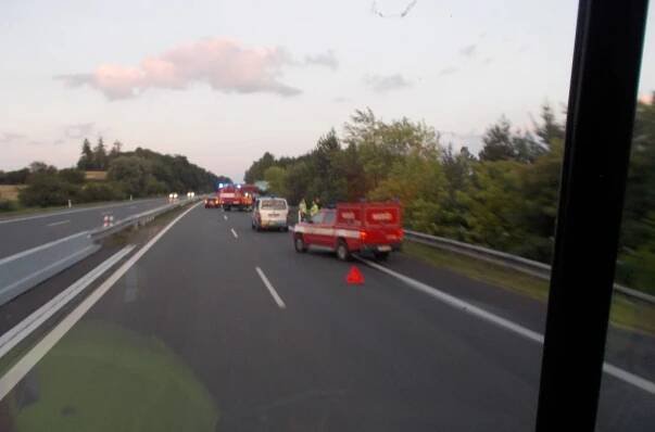 Požár – D6, 18.km osobní automobil