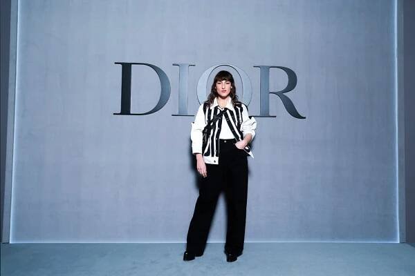 Juliette Armanet au défilé Dior automne-hiver 2025-2026.
