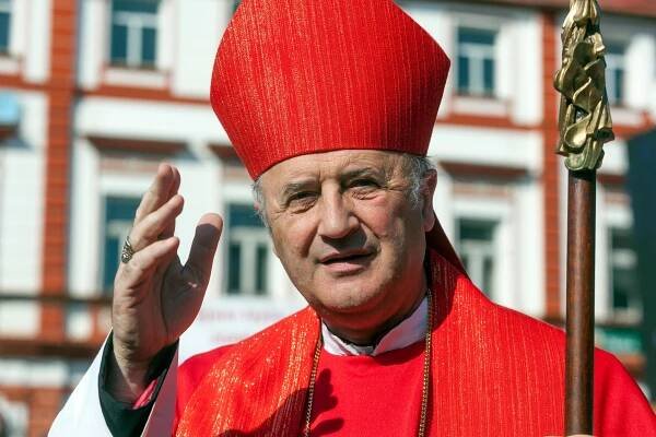 Novým předsedou České biskupské konference se stal Graubner. Nahradil po deseti letech Duku