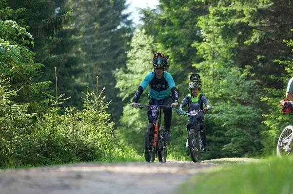 Horsefeathers Enduro Race Kraličák - foto Míra Špičák | Galerie | Česká Enduro Serie 