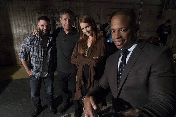Guillermo Díaz, George Newbern, Darby Stanchfield, Cornelius Smith Jr. - Skandál - Good People - Z filmu