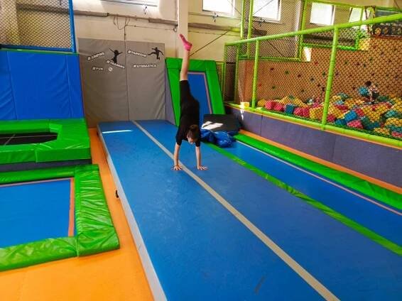 Školní výlet Jump arena ČB 19.6.2024 - Oficiální stránky Základní školy a Mateřská školy Stráž nad Nežárkou