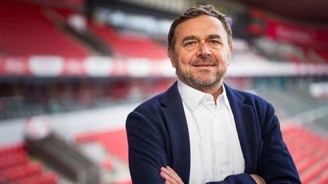 Slavia má nového majitele. Klub koupil miliardář Tykač. Je to závazek, řekl