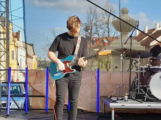 VIDEO: Pavel Callta rozezpíval náměstí ve Vyškově. Připomeňte si jeho koncert