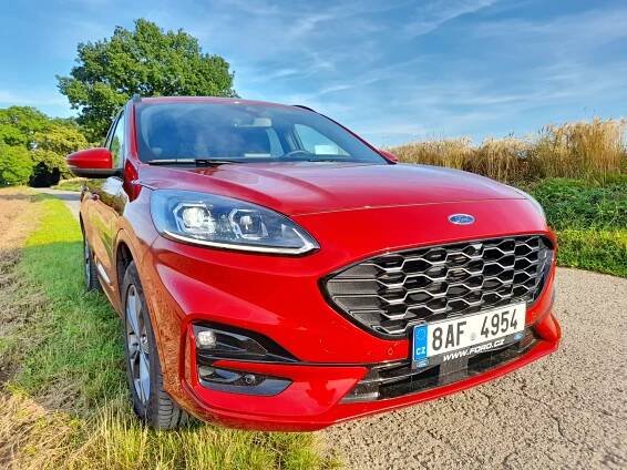 Ford Kuga - spousta místa a pohodlí, poháněná klasikou i inovacemi - Autaprozeny.cz