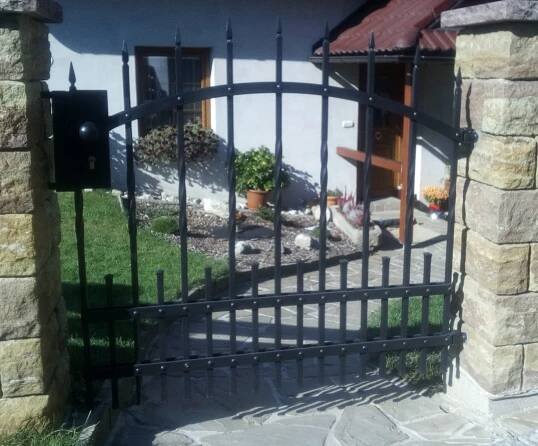 Brány a oplocení, instalace a zapojení pohonů bran Tousek - mwz.cz