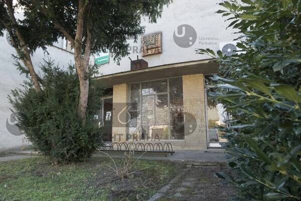 Znak Jednotného zemědělského družstva Dukla | Sochy a města