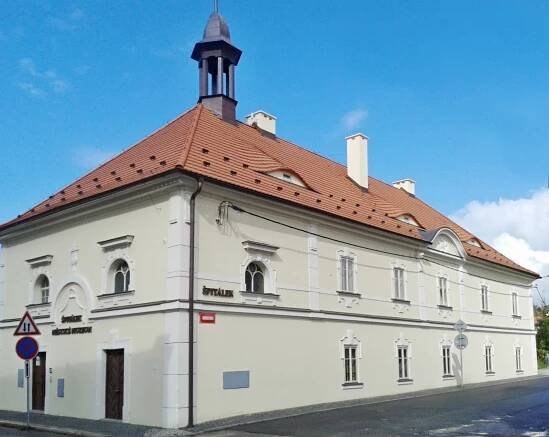 Soubor:Špitálek, Míru 176, Frýdlant.jpg – Wikipedie