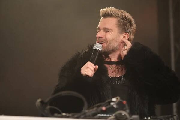 OBRAZEM: Vánoce v Brně zahájil Leoš Mareš. Zelný trh zaplnily tisíce lidí