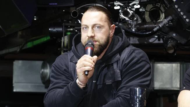 Kulturista Jakub Enžl se oženil: Dojemné střípky ze svatby a okouzlující Veronika v šatech s krajkou