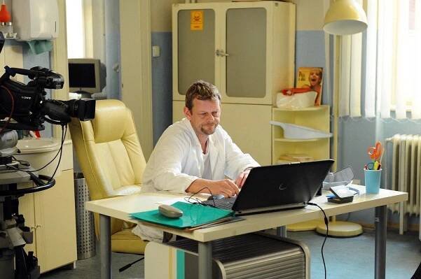 Český doktor House skončil na policii: Neuvěříte, co šíleného mu ukradli