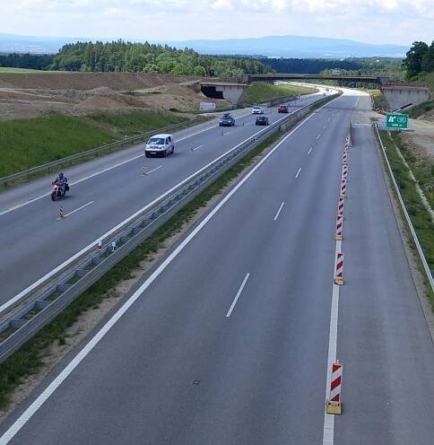 U Chotýčan u dálnice plánují odstřely a komunikaci čtyřikrát uzavřou