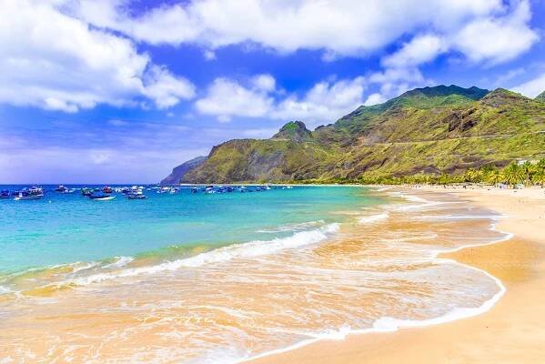 Objevte Santa Cruz Madeira: Příroda, pláže a klid 3