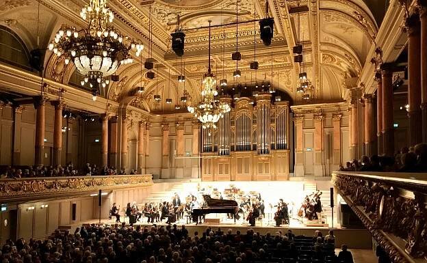 Michiko Tsuda – international concert pianist
