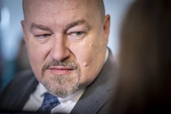 Kríza v koalícii: Huliak si pýta ministerstvo, Fico sa vyhráža nasadením spravodajských služieb