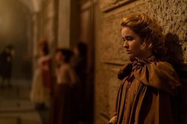 Nebezpečné známosti - Láska nebo válka - Z filmu - Alice Englert