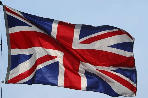 DO HOTELU DO BRITÁNIE ZA PŮLKU! - COOLAGENT