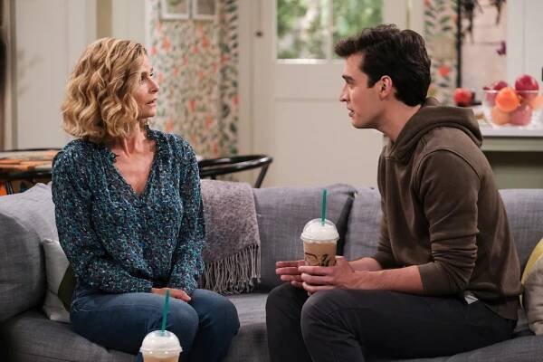 Call Your Mother - Save the Date - Z filmu - Kyra Sedgwick, Joey Bragg