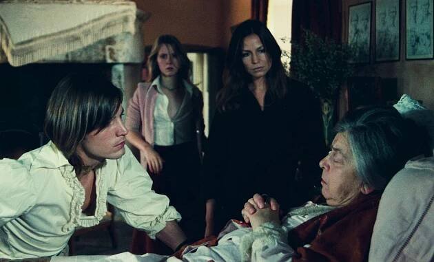 Joe Dallesandro, Cathryn Harrison, Alexandra Stewart, Therese Giehse - Black Moon - Z filmu