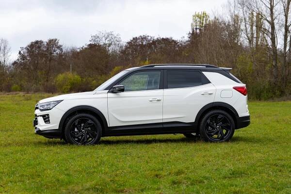 Cenová lahůdka českého trhu se vyfintila! SsangYong Korando je šmrncovnější než kdy dřív, přesto pořád za super peníze