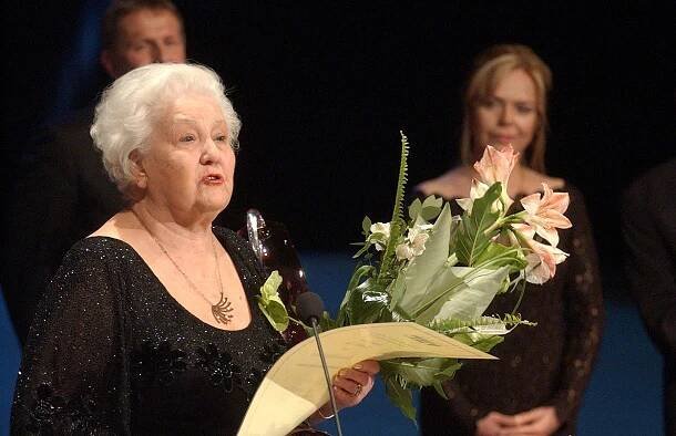 Muž ji opustil, když otěhotněla. Velkou lásku našla slavná česká herečka (89) až u manžela své nejlepší kamarádky