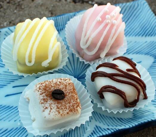 Petit Fours (Baking, Frosting, and Decorating Petit Fours) - fun to make, and so cute - with EASY instructions!
