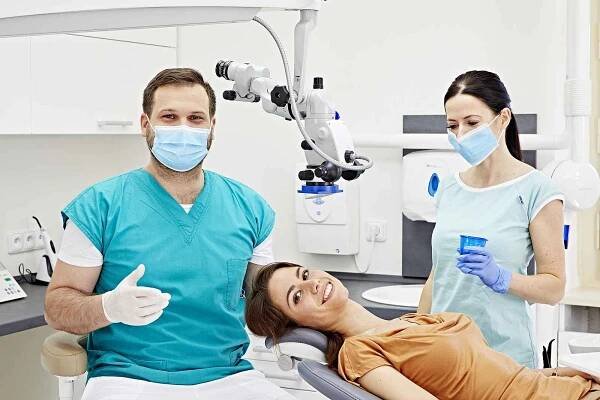 Dentální klinika Kladno funguje denně do večera i o víkendech. Následně už musí pacienti například do Prahy.