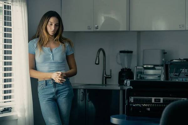 Genesis Rodriguez - Lioness - Ďábel drží všechna esa - Z filmu