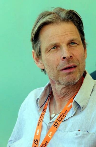 Před režií dal Daniel Bergman přednost záchraně životů