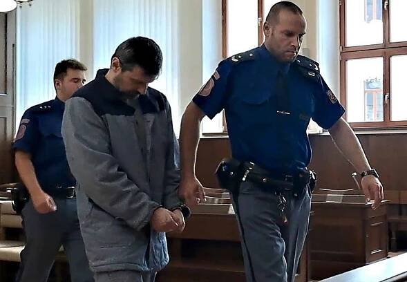 Odsouzený inženýr Tomáš Burian ve středu 18. října při veřejném projednání žádal prostřednictvím svého obhájce povolení obnovy procesu. Šlo již u druhé zasedání senátu v čele s předsedou Milanem Kučerou.