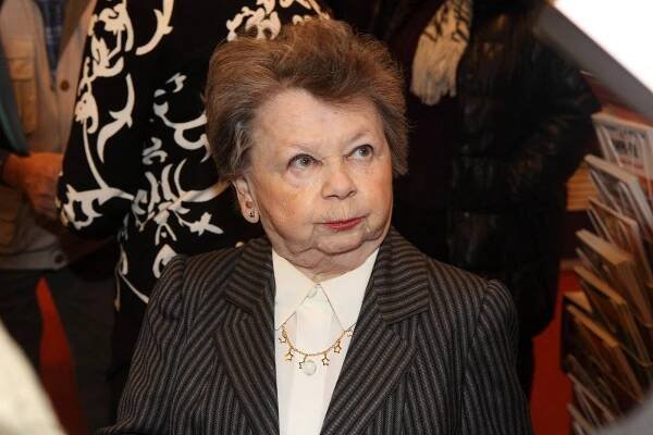 Hlas Včelky Máji odešel do hereckého nebe: Zemřela Aťka Janoušková (88)
