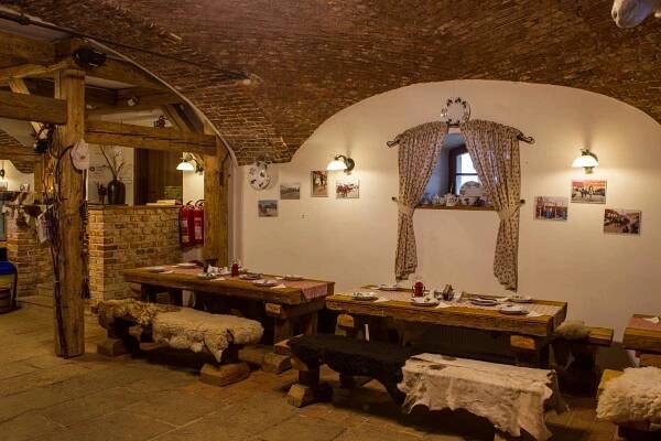 RESTAURACE HOSPODÁŘSKÝ DVŮR BOHUSLAVICE - vysocina.eu