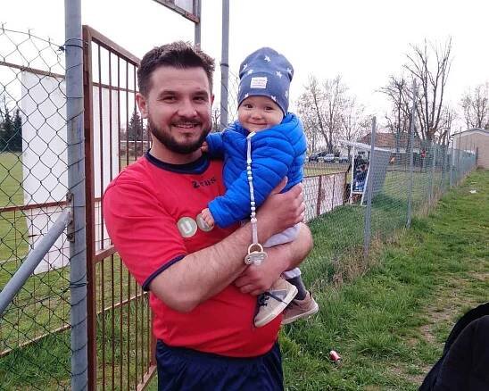 Tomáš Kašpar zlepšuje své výkony, když má v zádech své děti.