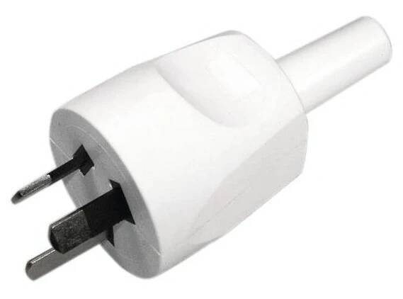 Bachmann 910.282 zástrčka plast 250 V bílá IP20