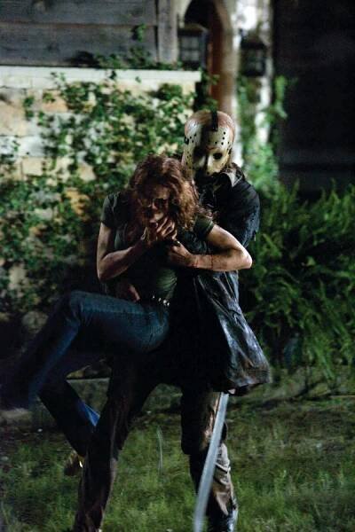 Pátek třináctého - Z filmu - Amanda Righetti, Derek Mears