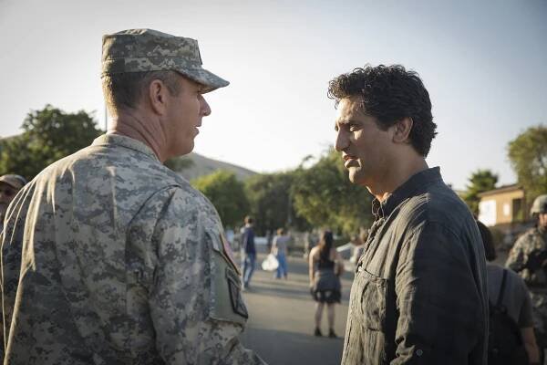 Živí mrtví: Počátek konce - Co se nevytratí - Z filmu - Jamie McShane, Cliff Curtis