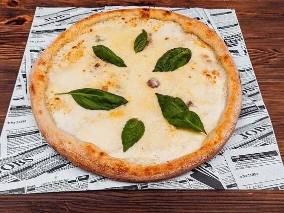 Pizza Quattro Formaggi - Pizza Bombastica Staré Brno - Rozvoz jídla, Vyzvednutí