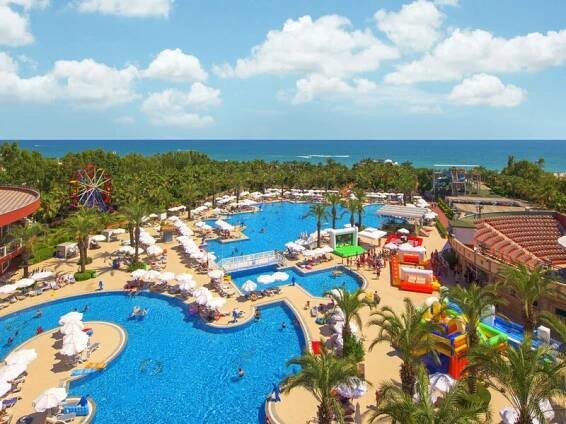 Delphin Palace