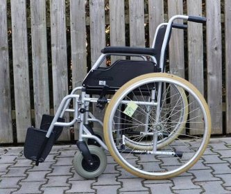 049-Mechanický invalidní vozík Meyra.